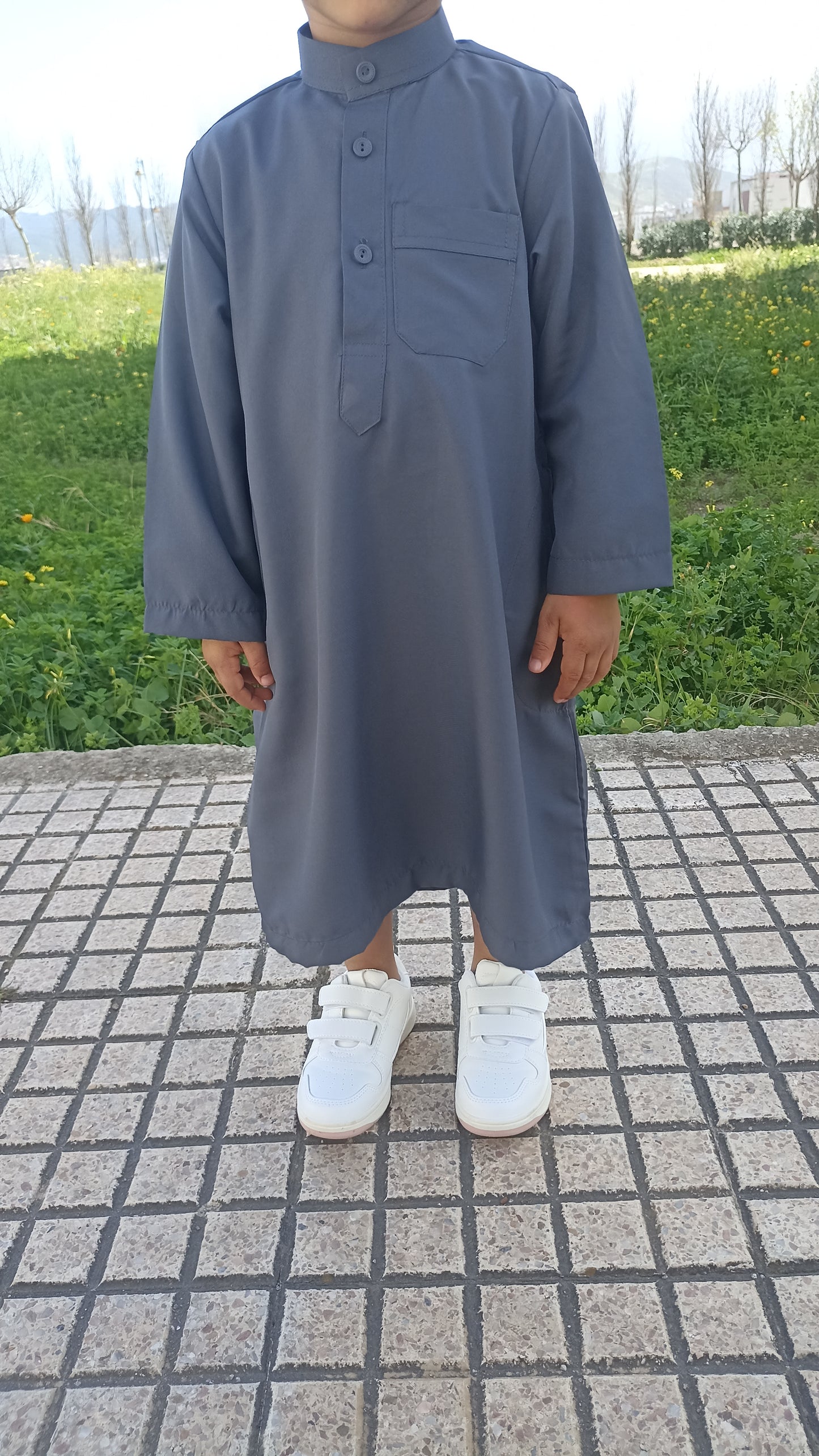 Qamis Hadeel