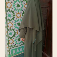 Abaya et khimar de la marque Nusayba