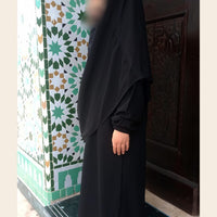Abaya et khimar de la marque Nusayba